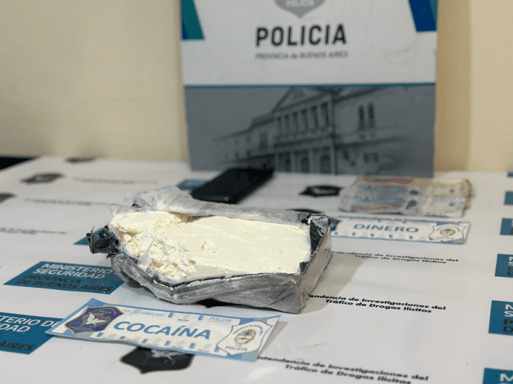 Un juninense detenido en Chacabuco con un kilo de cocaína con logo del Delfín.