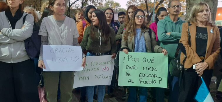 Movilización en Bragado Contra El Ajuste En La Educación.